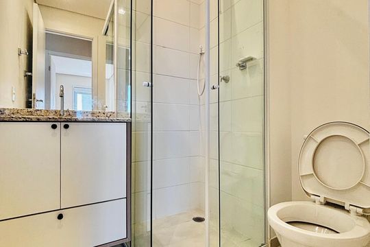 Banheiro de apartamento para alugar com 2 quartos, 52m² em Alphaville Empresarial, Barueri