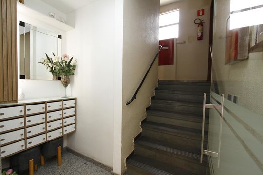 Hall de entrada de apartamento para alugar com 2 quartos, 57m² em Nova Suíça, Belo Horizonte