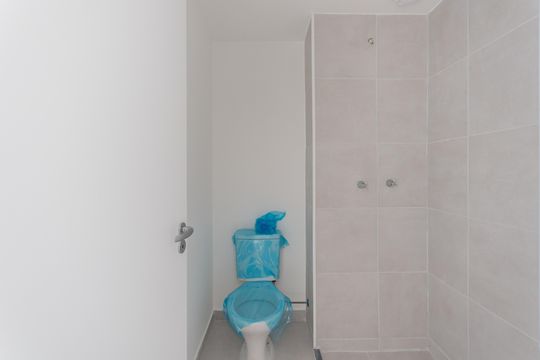 Banheiro de apartamento à venda com 2 quartos, 45m² em Rio Comprido, Rio de Janeiro