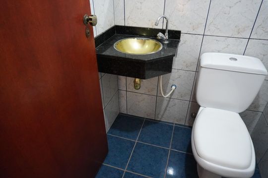 Lavabo de casa para alugar com 4 quartos, 260m² em Parque Novo Mundo, Americana