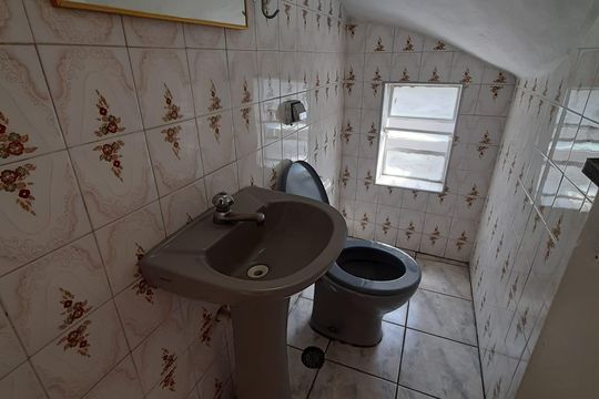 Banheiro 2 de casa à venda com 3 quartos, 200m² em Vila Francos, São Paulo