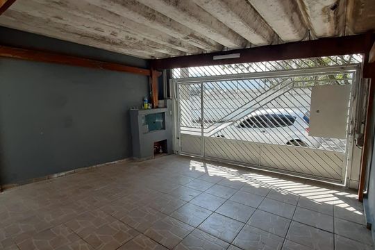 Garagem de casa à venda com 3 quartos, 200m² em Vila Francos, São Paulo