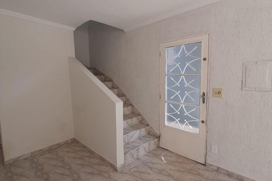 Casa à venda com 3 quartos, 200m² em Vila Francos, São Paulo