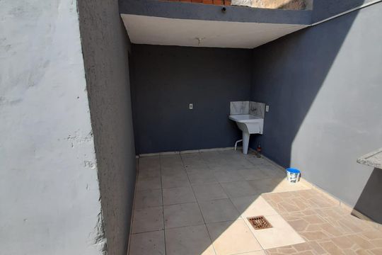 Área de serviço de casa à venda com 3 quartos, 200m² em Vila Francos, São Paulo