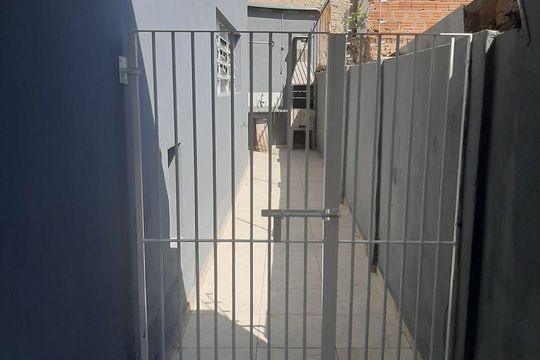 Área externa de casa à venda com 3 quartos, 200m² em Vila Francos, São Paulo