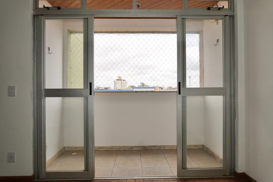 Varanda da Sala de apartamento à venda com 3 quartos, 68m² em Pompéia, Belo Horizonte