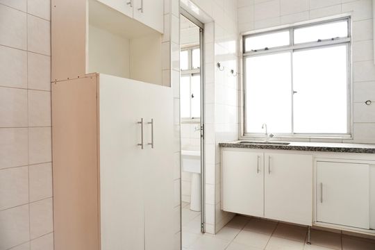 Cozinha e Área de Serviço de apartamento à venda com 3 quartos, 68m² em Pompéia, Belo Horizonte