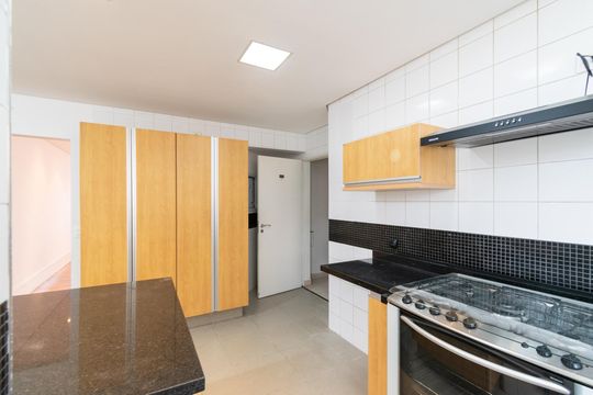 Cozinha de apartamento para alugar com 3 quartos, 135m² em Vila Mascote, São Paulo