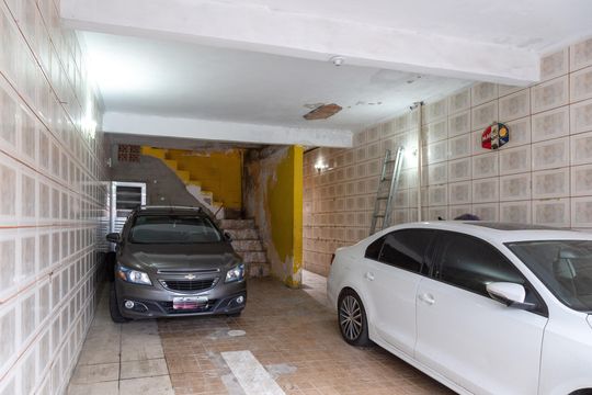 Garagem de casa à venda com 4 quartos, 220m² em Jardim Santa Maria, Guarulhos