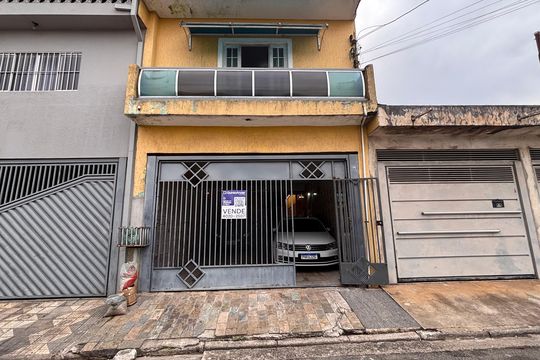 Fachada de casa à venda com 4 quartos, 220m² em Jardim Santa Maria, Guarulhos
