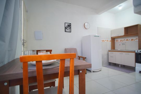 Sala - Quarto de kitnet/studio para alugar com 1 quarto, 29m² em Vila Jardim, Porto Alegre