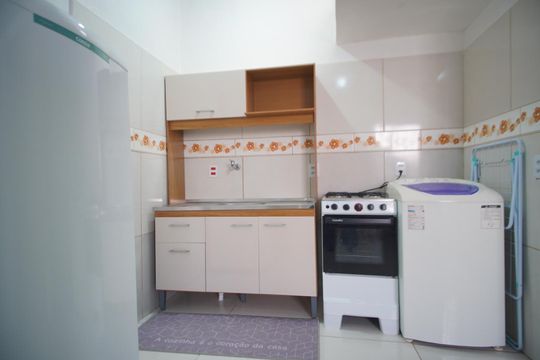 Cozinha de kitnet/studio para alugar com 1 quarto, 29m² em Vila Jardim, Porto Alegre