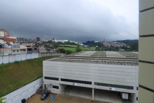 Vista Quarto  de apartamento para alugar com 2 quartos, 45m² em Vila Indiana, Taboão da Serra