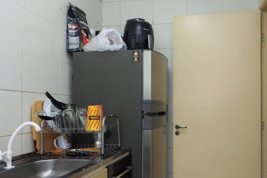 Cozinha de apartamento para alugar com 2 quartos, 45m² em Vila Indiana, Taboão da Serra