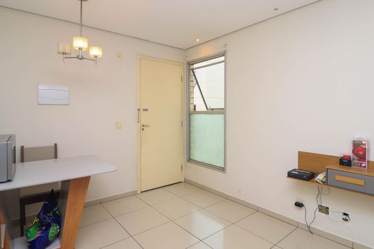 Apartamento para alugar com 2 quartos, 45m² em Vila Indiana, Taboão da Serra