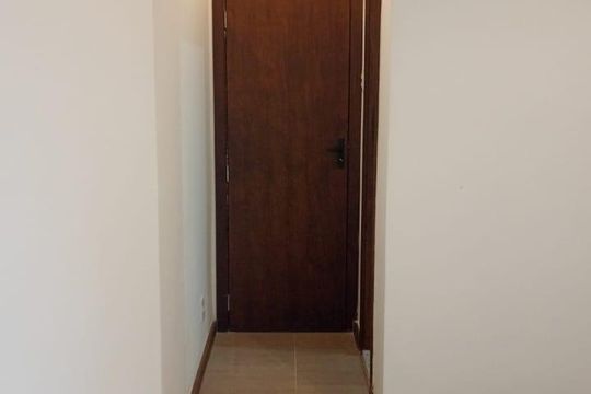Corredor de apartamento para alugar com 3 quartos, 120m² em Zumbi, Rio de Janeiro