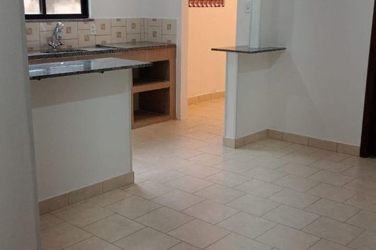 Cozinha de apartamento para alugar com 3 quartos, 120m² em Zumbi, Rio de Janeiro