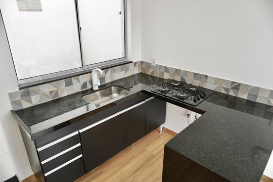 Cozinha de kitnet/studio para alugar com 1 quarto, 35m² em Santa Cruz, Belo Horizonte