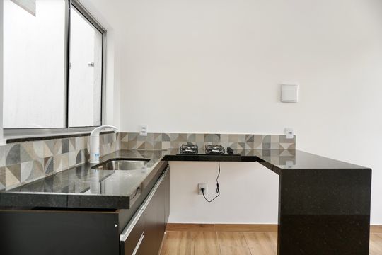 Cozinha de kitnet/studio para alugar com 1 quarto, 35m² em Santa Cruz, Belo Horizonte