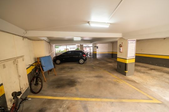Garagem de apartamento à venda com 4 quartos, 68m² em Irajá, Rio de Janeiro