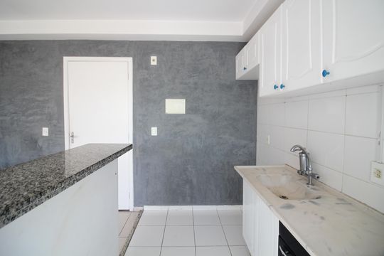 Cozinha de apartamento à venda com 2 quartos, 48m² em Jardim Santo Onofre, São Paulo