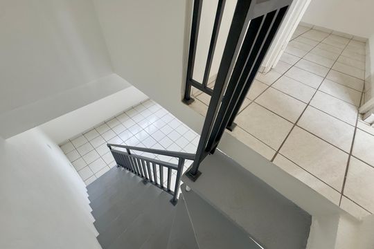 Escada de casa para alugar com 2 quartos, 140m² em Parque Continental, Guarulhos