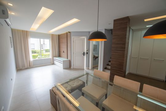 Casa de Condomínio para alugar com 3 quartos, 105m² em Novo Mundo, Curitiba