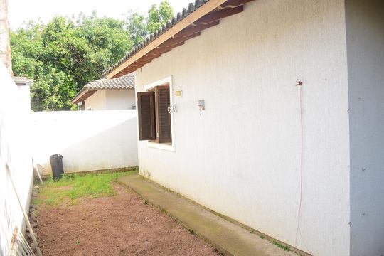 Área externa de casa para alugar com 2 quartos, 60m² em Vila Imbui, Cachoeirinha