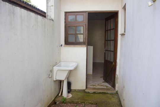 Área de serviço de casa para alugar com 2 quartos, 60m² em Vila Imbui, Cachoeirinha