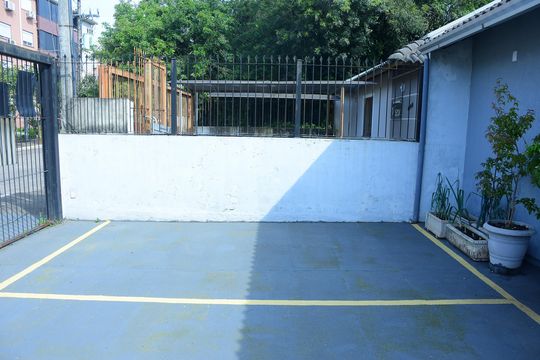 Área externa de casa para alugar com 2 quartos, 60m² em Vila Imbui, Cachoeirinha