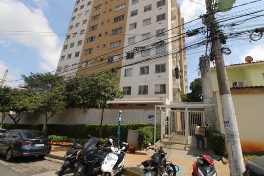 Fachada de apartamento para alugar com 1 quarto, 24m² em Vila Campanela, São Paulo