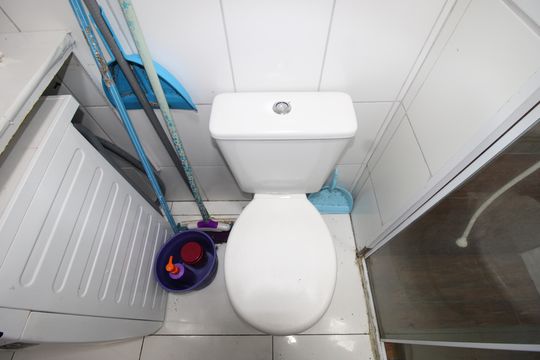 Banheiro de apartamento para alugar com 1 quarto, 24m² em Vila Campanela, São Paulo