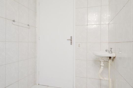 Banheiro de apartamento à venda com 2 quartos, 47m² em Pimenta, Guarulhos