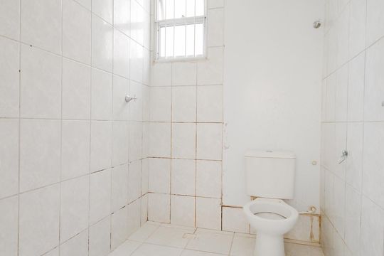 Banheiro de apartamento à venda com 2 quartos, 47m² em Pimenta, Guarulhos