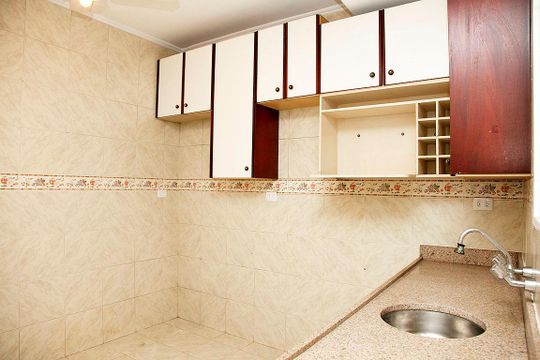 Cozinha de apartamento à venda com 2 quartos, 62m² em Menino Deus, Porto Alegre