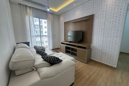 Apartamento para alugar com 2 quartos, 58m² em Jardim Tupanci, Barueri