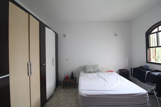 Quarto 1 de casa à venda com 2 quartos, 250m² em Jardim Cliper, São Paulo