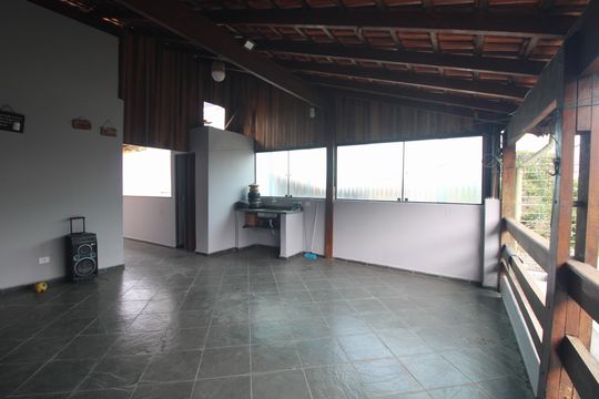 Varanda de casa à venda com 2 quartos, 250m² em Jardim Cliper, São Paulo