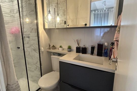 Banheiro 1 de apartamento para alugar com 3 quartos, 58m² em Usina Piratininga, São Paulo