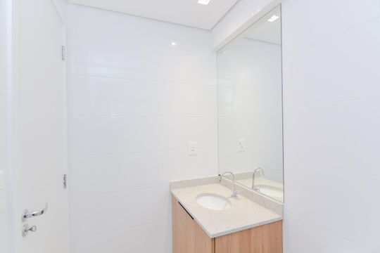 Banheiro de kitnet/studio à venda com 1 quarto, 30m² em Picanço, Guarulhos