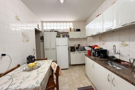 Cozinha de casa para alugar com 2 quartos, 100m² em Parque Sao Domingos, São Paulo