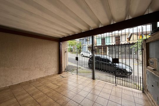 Garagem de casa para alugar com 2 quartos, 100m² em Parque Sao Domingos, São Paulo