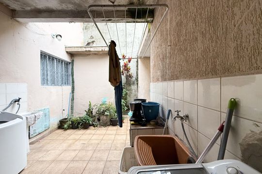 Área de Serviço de casa para alugar com 2 quartos, 100m² em Parque Sao Domingos, São Paulo
