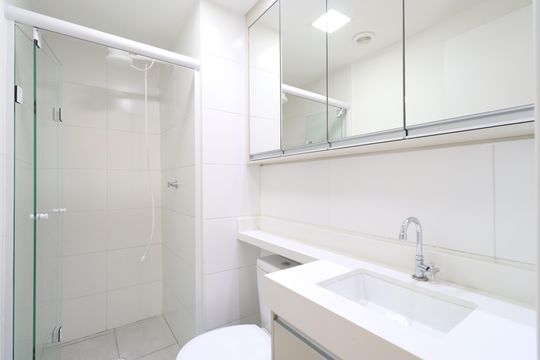 Banheiro  de apartamento para alugar com 2 quartos, 37m² em Bom Retiro, São Paulo