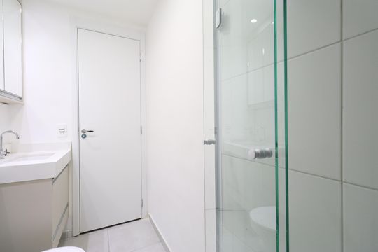Banheiro  de apartamento para alugar com 2 quartos, 37m² em Bom Retiro, São Paulo