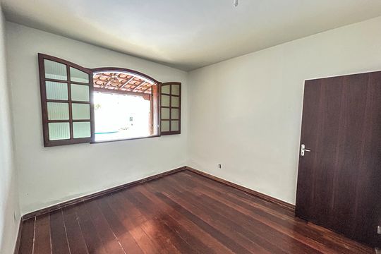 Casa para alugar com 2 quartos, 250m² em Alípio de Melo, Belo Horizonte