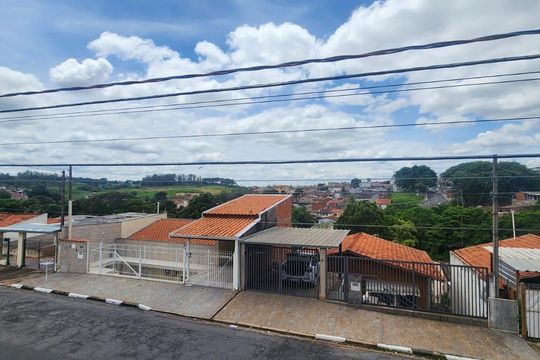 Vista de casa à venda com 3 quartos, 252m² em Vila Lemos, Campinas