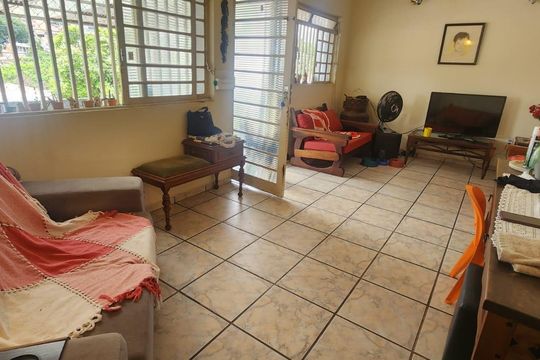 Casa à venda com 3 quartos, 252m² em Vila Lemos, Campinas