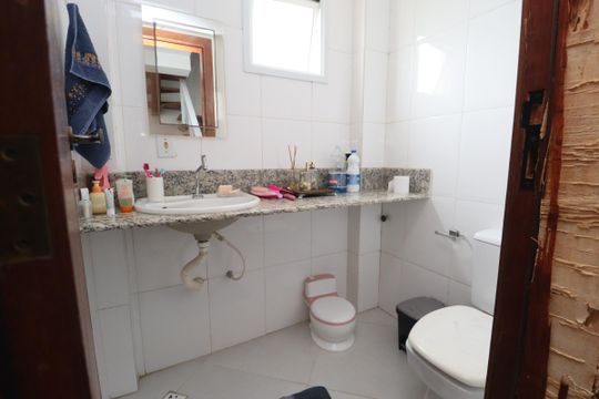 Lavabo de casa de condomínio para alugar com 3 quartos, 300m² em Pituaçu, Salvador