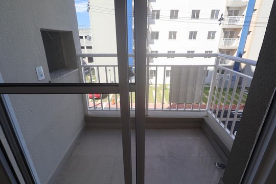 Sacada de apartamento à venda com 2 quartos, 46m² em Igara, Canoas